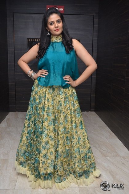 Sreemukhi-at-O-Pilla-Nee-Valla-Movie-Audio-Launch